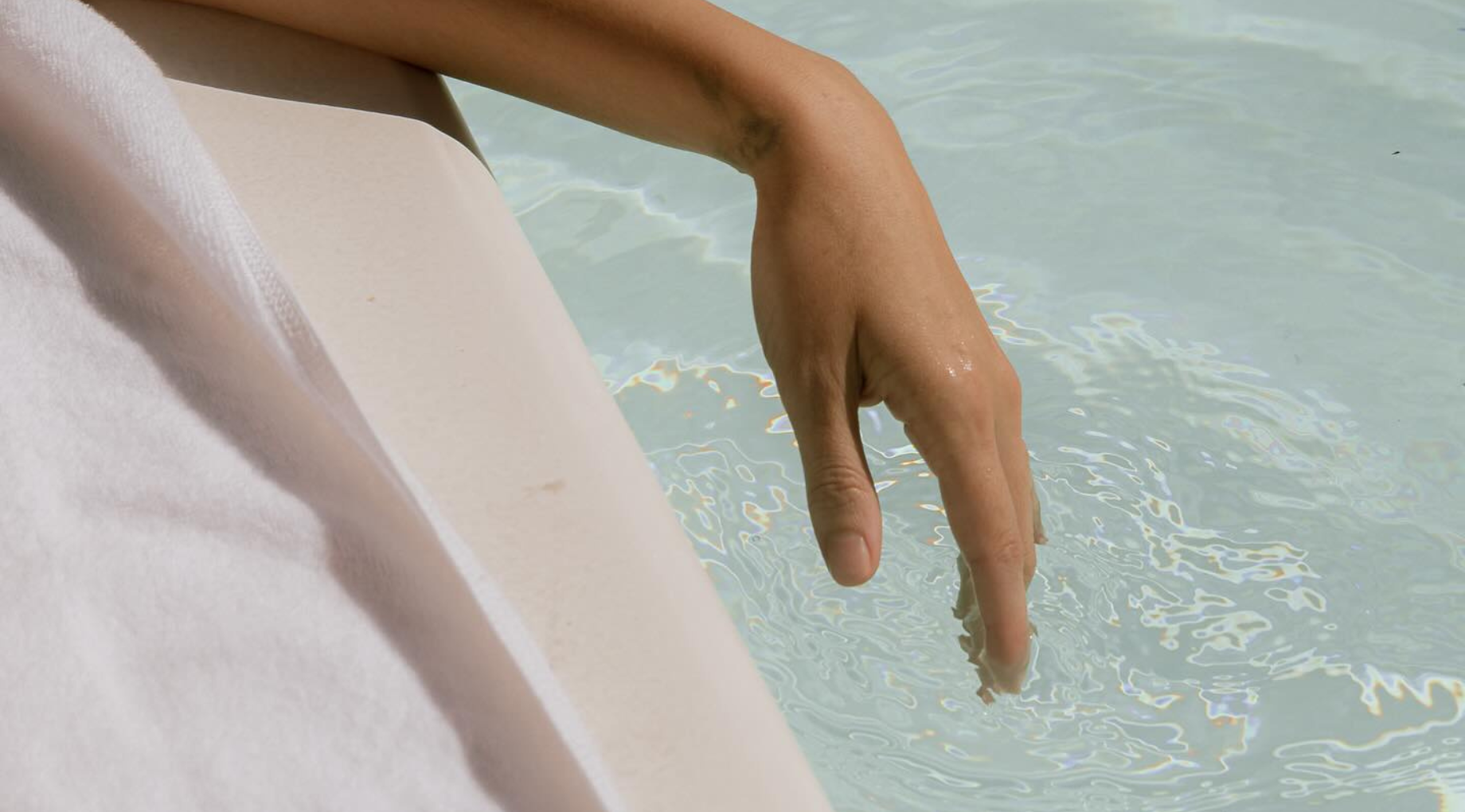 Forfait Douceur promotion jusqu'au 31 mai 2026 Massage 60 minutes, soin visage, expérience thermale et cadeau Éminence au PAŪS Spa Expérience