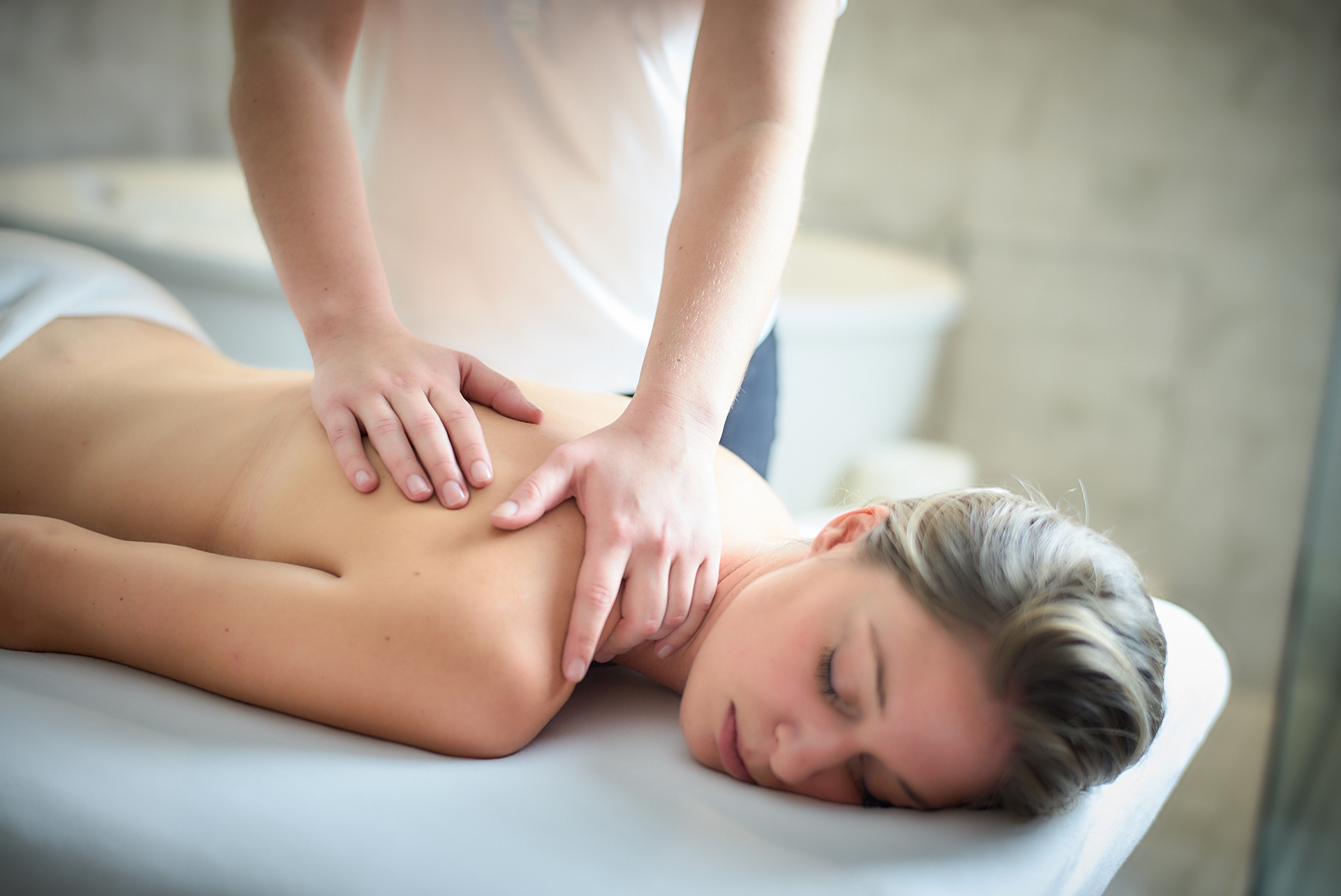The benefits of a therapeutic massage on a monthly basis